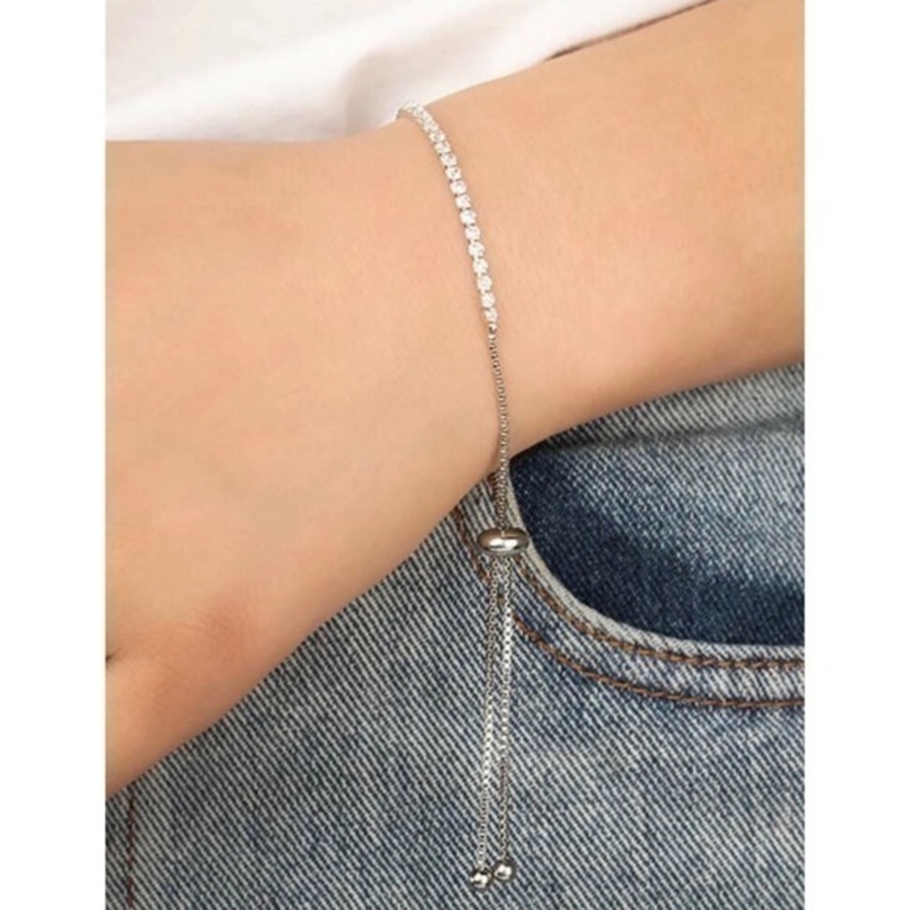 3/$30 🤍 Rhinestone Bracelet